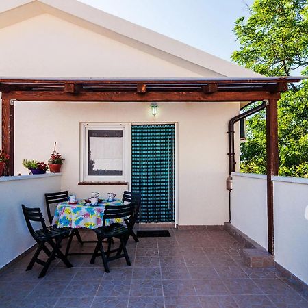 Nice Apartment In Vinjerac With Kitchen المظهر الخارجي الصورة